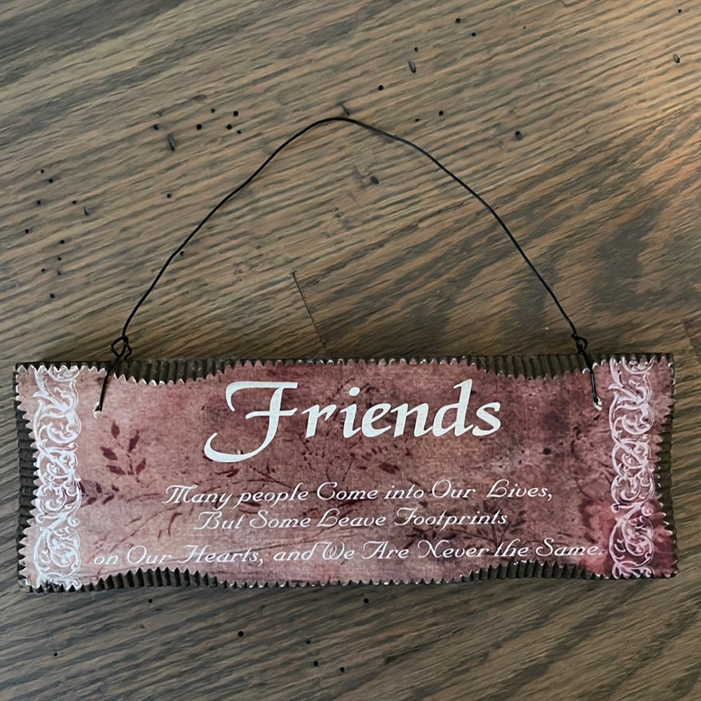 Friends Hanger